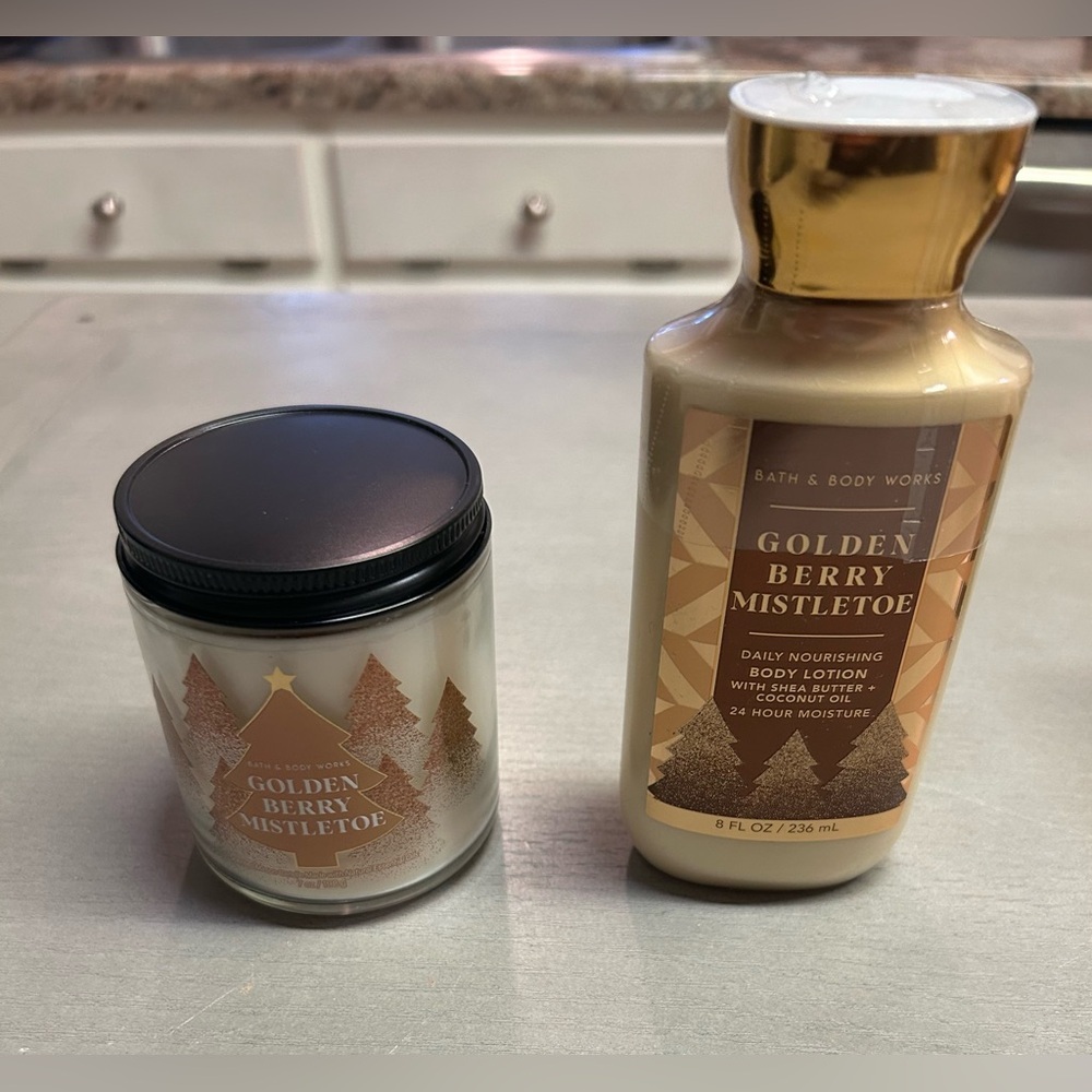 Bath and Body Works Golden Berry Mistletoe Body‎ Lotion and  Single Wick Candle